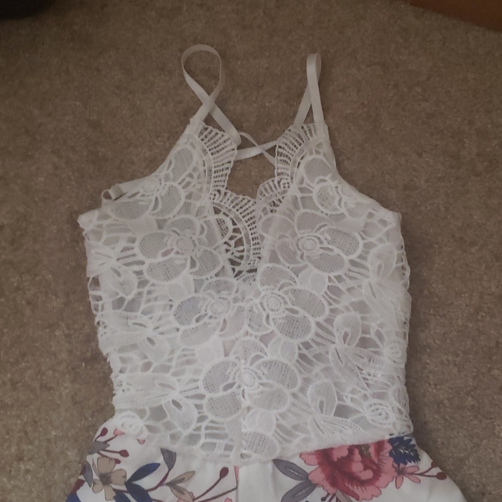 Floral Romper - Picture 2 of 4